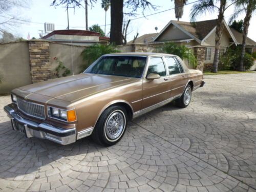 1986 chevrolet caprice classic brougham sedan 4-door 5.0l one owner