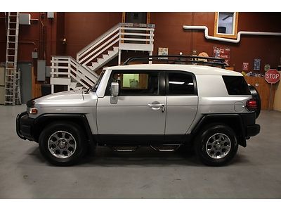 Extra$ leather 2007 fj cruiser roof rack rear diff lock park assist cd