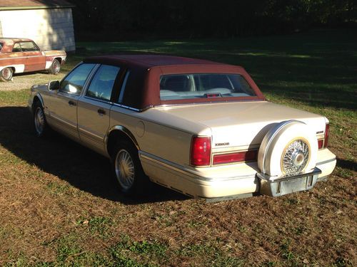 1995 Lincoln Town Car Cartier Sedan 4-Door 4.6L One Owner, image 6