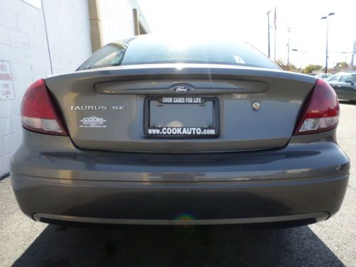 Nice 2005 Ford Taurus Se with 117k miles, image 6