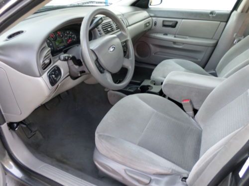 Nice 2005 Ford Taurus Se with 117k miles, image 9