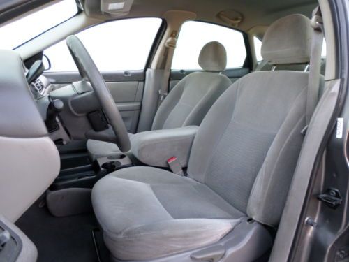 Nice 2005 Ford Taurus Se with 117k miles, image 10