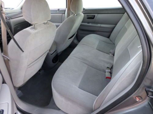 Nice 2005 Ford Taurus Se with 117k miles, image 14