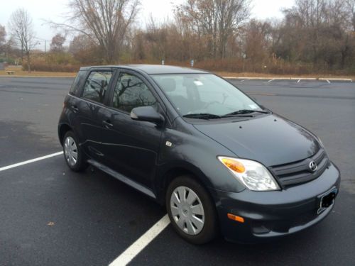 2006 scion xa base hatchback 5-door 1.5l toyota car great on gas