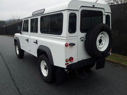 2012 new land rover defender diesel (tdi cdi) .... only 14 miles.