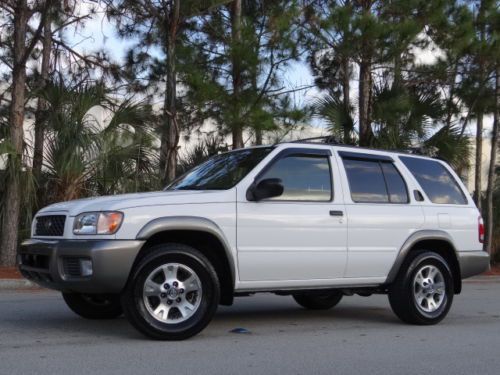 Nissan pathfinder se 4x4 * no reserve * low miles! like new! must see! moonroof