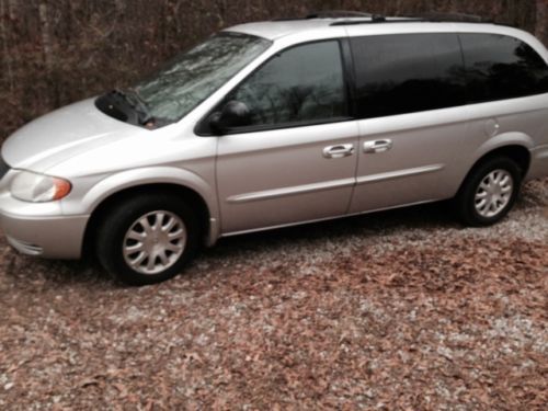 Town and country chrysler van 2003 silver with leather interior