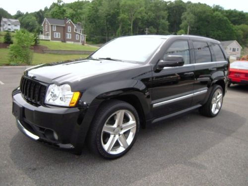 2006 grand cherokee srt-8, auto, 6.1l hemi, traction, leather, moonroof, navi