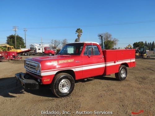 Dodge w20 4x4 regular cab fire service truck small block v8 w/ pto winch