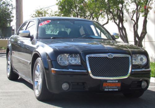 06 chrysler 300c sedan hemi dvd navigation moon roof leather power seats clean