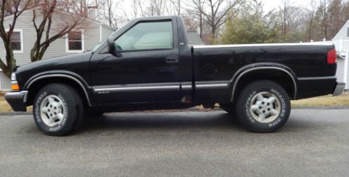 2000 chevrolet s10 ls standard cab pickup 2-door 4.3l 4x4