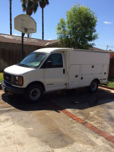 2000 gmc savana 3500 base cutaway van 2-door 5.7l