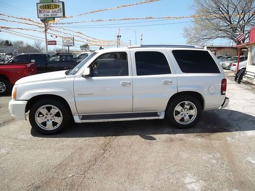 Escalade 2006 awd v-8 auto all power sun roof nav rear entainment rear buckets