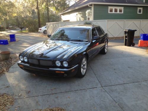 2003 jaguar xjr base sedan 4-door 4.0l