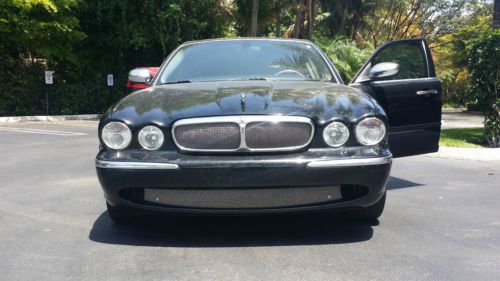 2004 jaguar xj8 vanden plas fully loaded supr clean navi  rare black on black