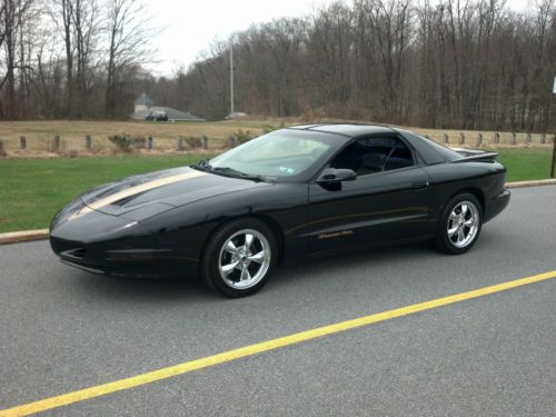 1995 pontiac firebird formula lt1 auto black / gold t-tops