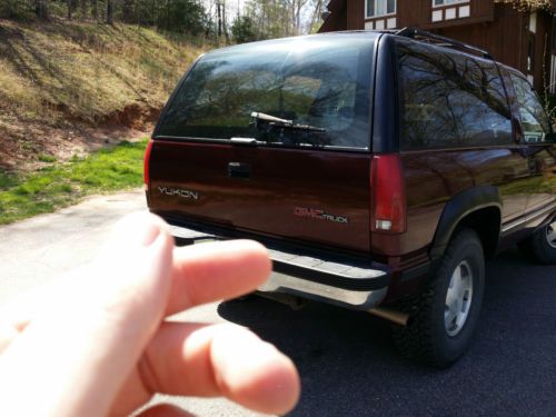 2-door 2 door two door yukon gmc red burgundy maroon 4x4 off road rare, image 2