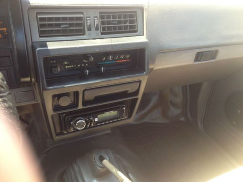 1986 nissan pick up truck, image 6