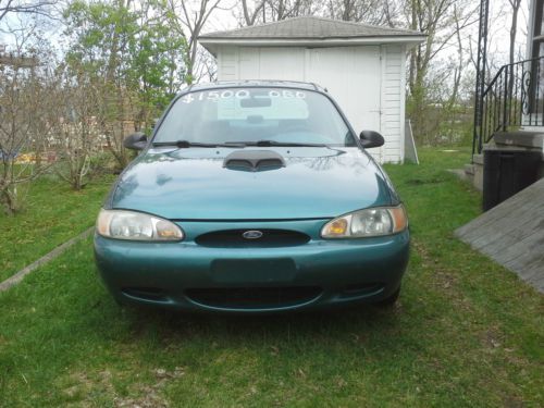 1998 ford escort se 178000 miles. runs great, good on gas!