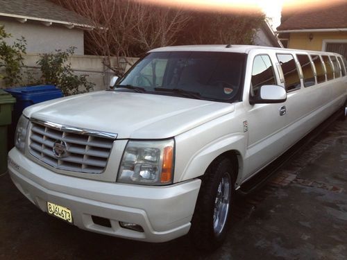 2005 white pearl chevrolet tahoe 200" limousine 20 pass. cadillac escalade body