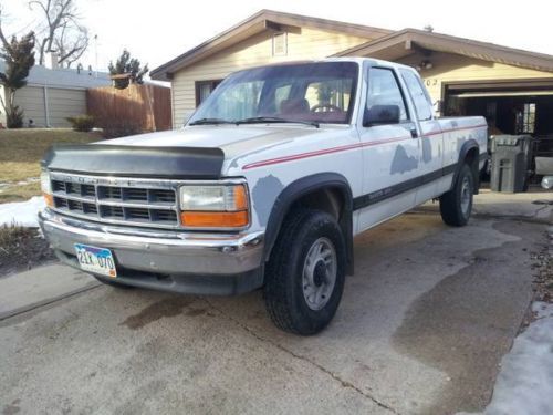 1993 dodge dakota base extended cab pickup 2-door 3.9l