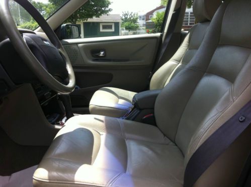 1999 Volvo S70 GLT Automatic 4-Door Sedan - All Leather, Olive Green, US $3,100.00, image 5