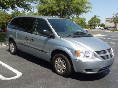 2005 dodge grand caravan se