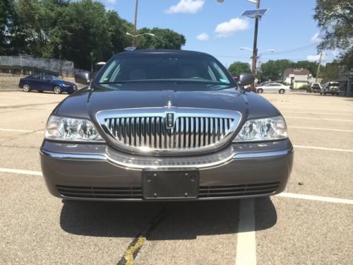 2007 Lincoln Town Car  Picasso Limousine impecable Condition., US $25,000.00, image 2