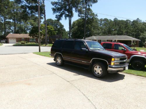 1997 chevrolet tahoe less than 27000 miles on engine (with proof) 4x4 4 dr brn