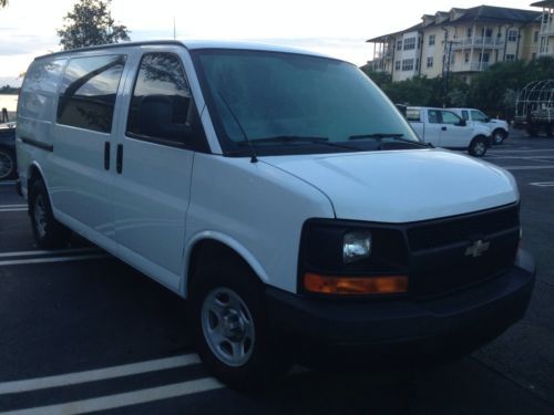 Chevrolet express 1500 cargo van v6 4.3l white pioneer stereo chevy