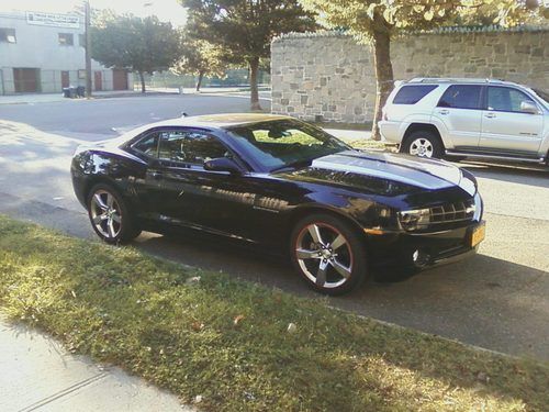 2011 camaro 2lt with rs package only 11k miles!!!!!