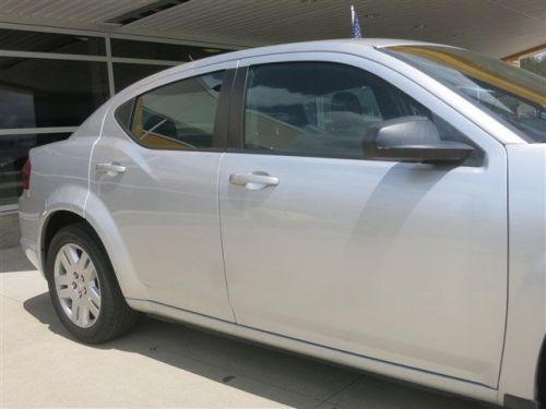 2012 dodge avenger se