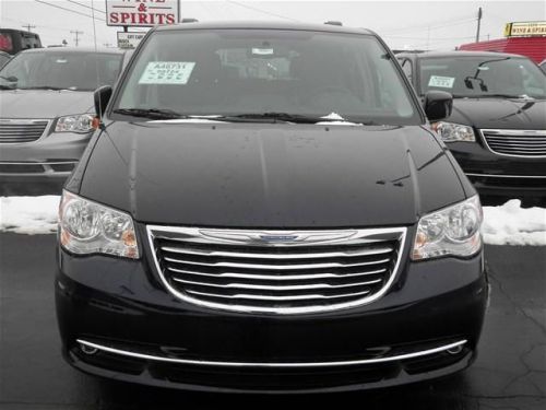 2014 chrysler town & country touring