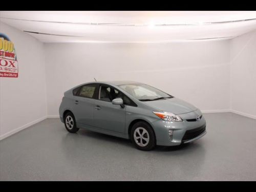 2014 toyota prius three