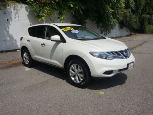 One owner clean carfax and ready to go. 4x4