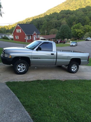 1995 dodge ram 1500 base standard cab pickup 2-door 5.2l