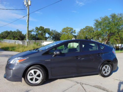 *mega deal* 2012 prius hybrid - hatchback sedan - clean 1 owner accident free