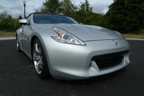 2010 silver nissan 370z roadster convertible 6 cyl w/ 2,335 miles leather seats