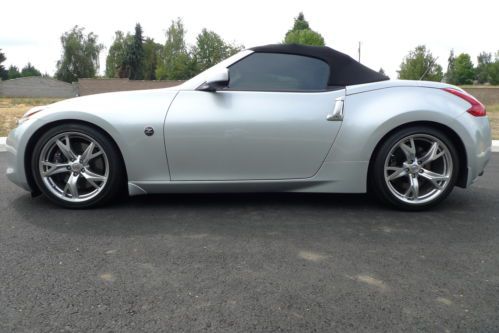 2010 silver Nissan 370z roadster convertible 6 cyl w/ 2,335 miles leather seats, US $30,000.00, image 7