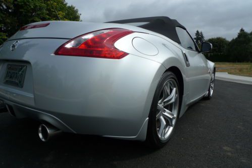 2010 silver Nissan 370z roadster convertible 6 cyl w/ 2,335 miles leather seats, US $30,000.00, image 10