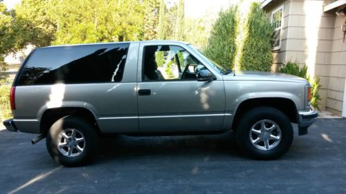 1999 chevrolet tahoe base sport utility 2-door 5.7l