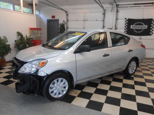 2014 Nissan Versa 1,686 Miles! NO RESERVE Salvage Rebuildable Repairable Damaged, image 2