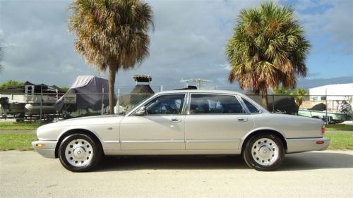 2000 jaguar xj8 vanden plas ultra luxury sedan top of the line luxury and power