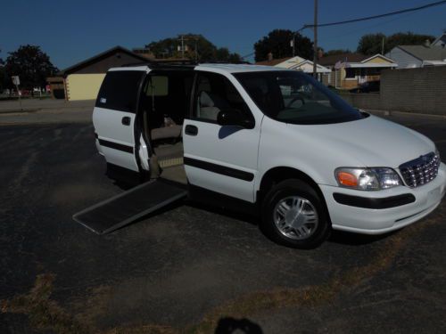 1997 chevrolet venture // handicap / wheelchair van / low miles / power ramp