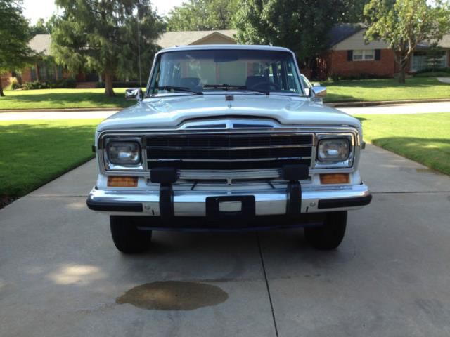 Jeep wagoneer grand wagoneer