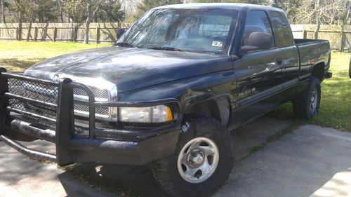 2001 dodge ram 1500 st crew cab pickup 4-door 5.9l 4x4 low miles