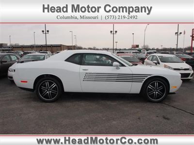 2011 dodge challenger coupe 2dr low miles auto gas warranty 3.6l v6 vvt white