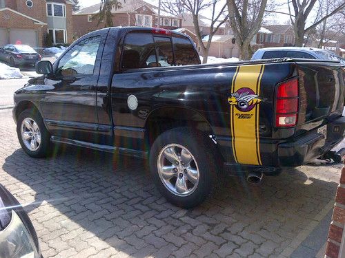 2005 dodge ram 1500 rumble bee standard cab pickup 2-door 5.7l