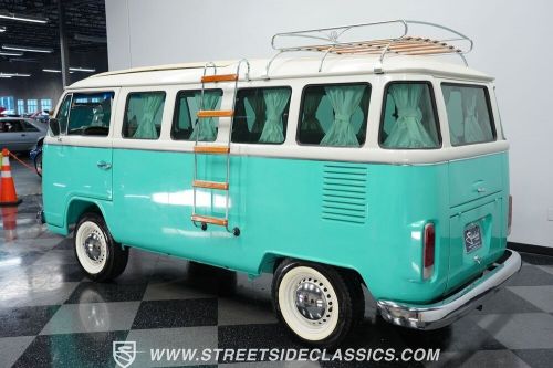 1984 volkswagen bus/vanagon 13 window deluxe bus