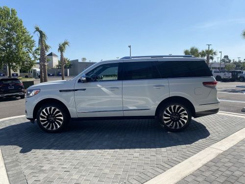 2022 lincoln navigator black label
